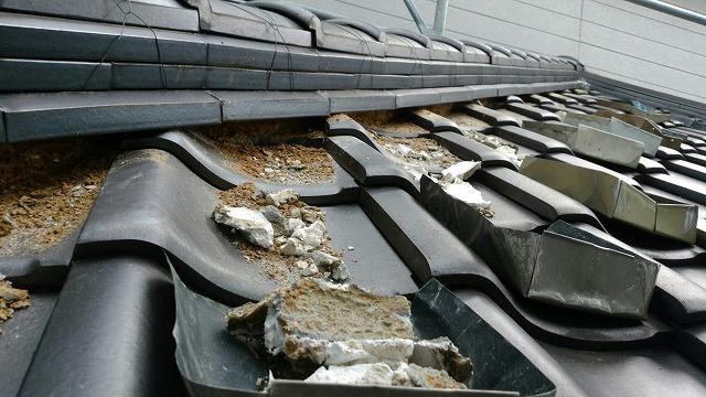 漆喰撤去の様子